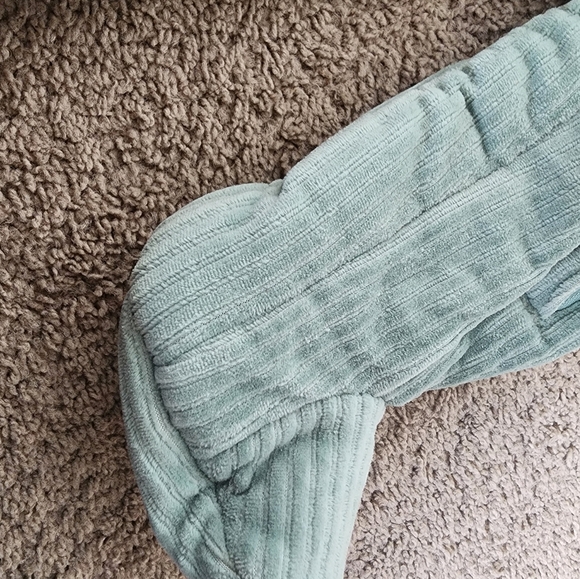 Baby Winter Snow Suit with attached mitts - Picture 3 of 9